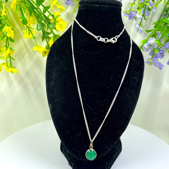 Jewelry - 925 Sterling Silver Signed Vintage Necklace with Green Stone Pendant